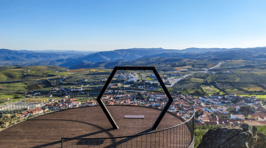 2. Miradouro de Cortiço